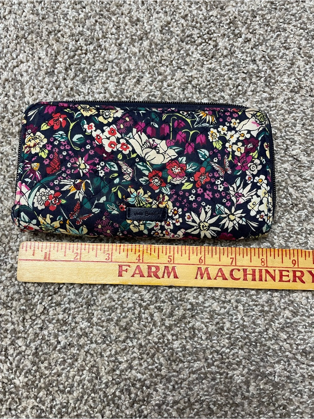 VERA BRADLEY Itsy Ditsy Floral Quilted Wristlet Wallet Butterfly Zip Around GUC